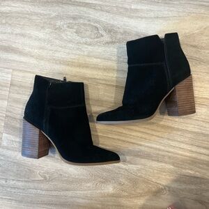 Nine West black ankle booties size 8.5